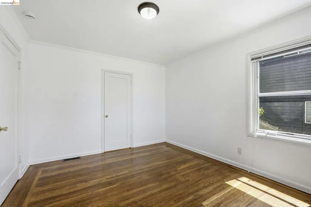 7843 Outlook Avenue Oakland CA 94605