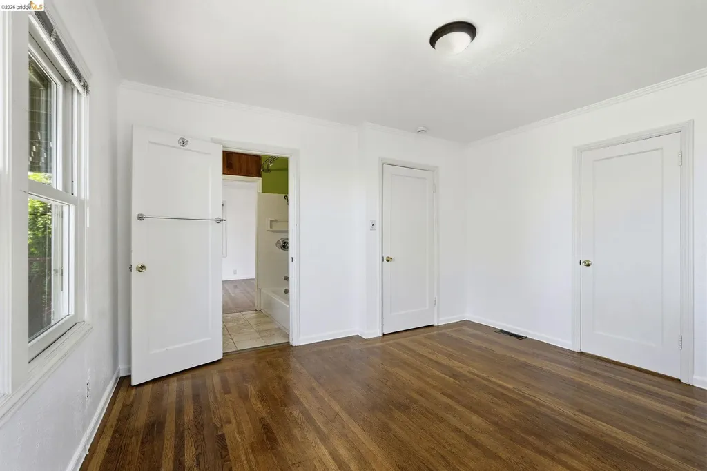 7843 Outlook Avenue Oakland CA 94605