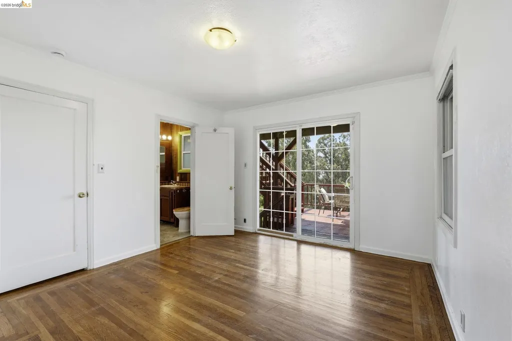 7843 Outlook Avenue Oakland CA 94605