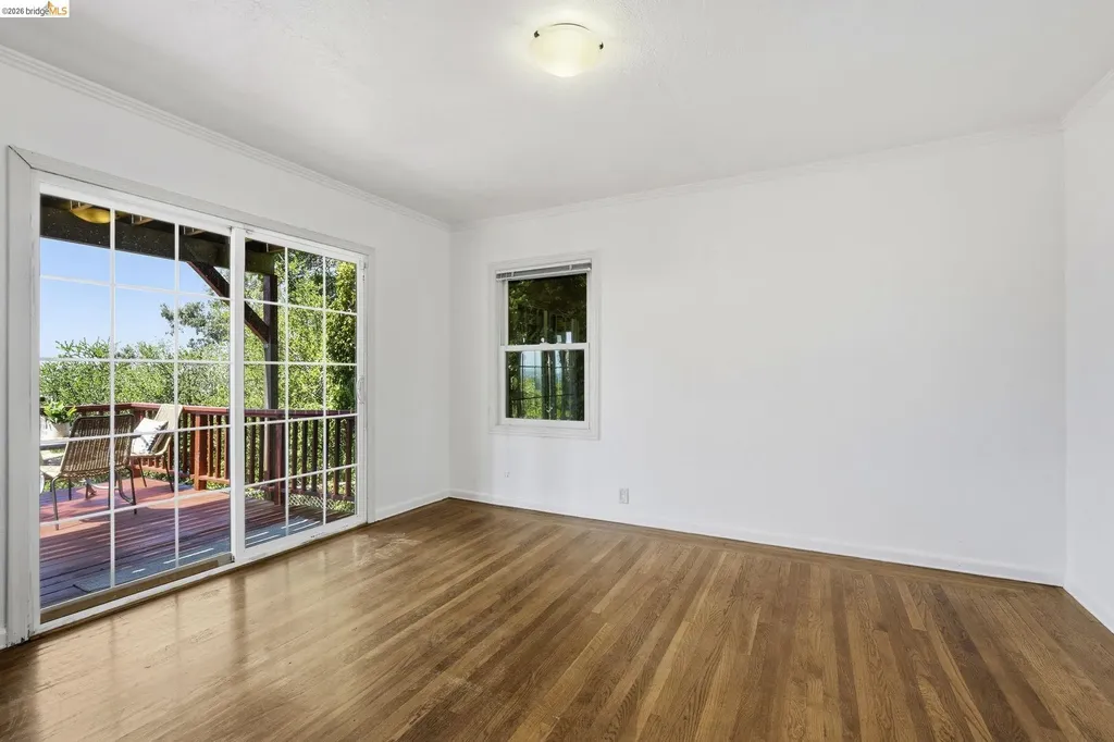 7843 Outlook Avenue Oakland CA 94605