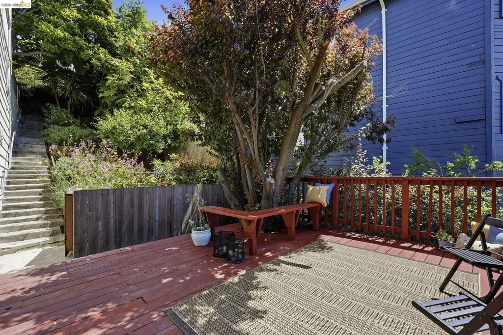 7843 Outlook Avenue Oakland CA 94605
