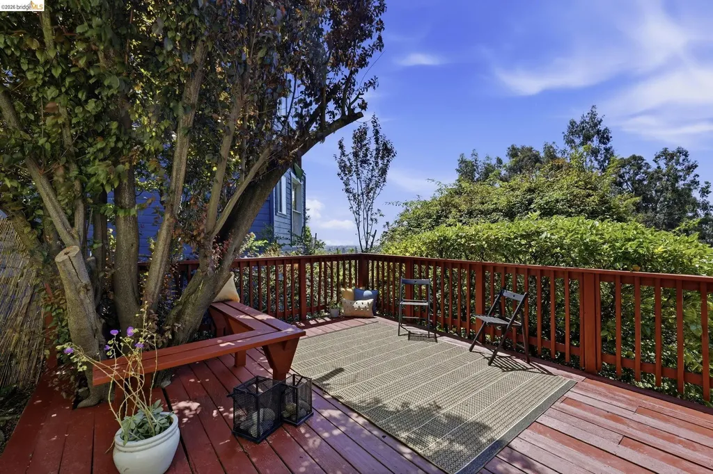 7843 Outlook Avenue Oakland CA 94605