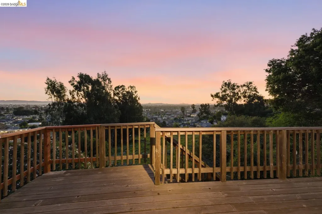 7843 Outlook Avenue Oakland CA 94605