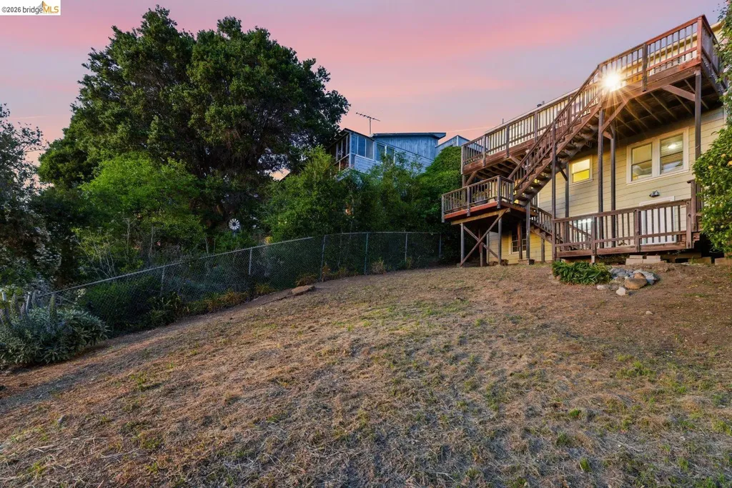 7843 Outlook Avenue Oakland CA 94605