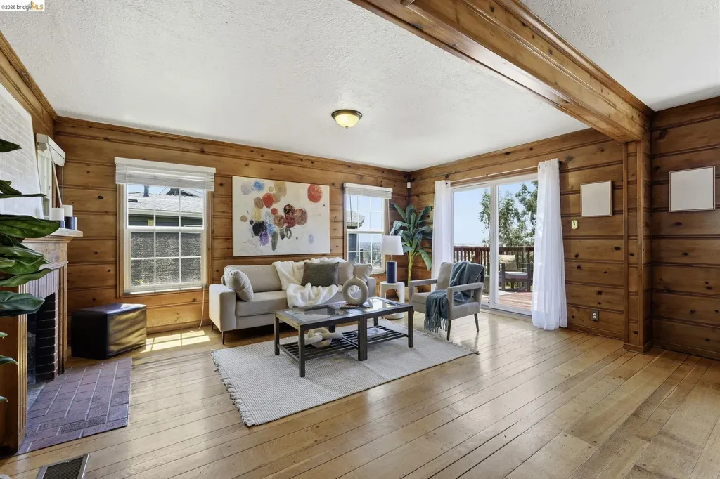 7843 Outlook Avenue Oakland CA 94605