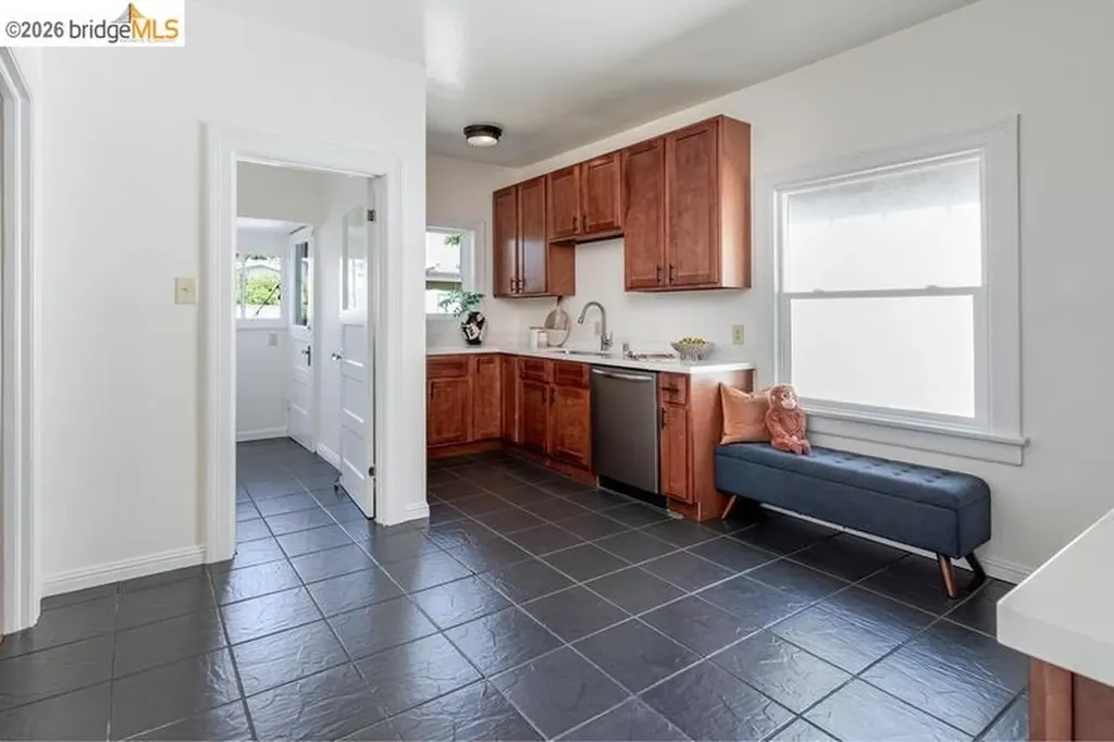 852 46th Street Oakland CA 94608