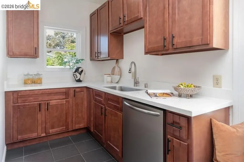 852 46th Street Oakland CA 94608