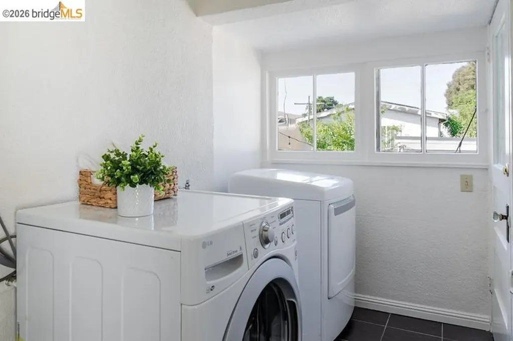 852 46th Street Oakland CA 94608