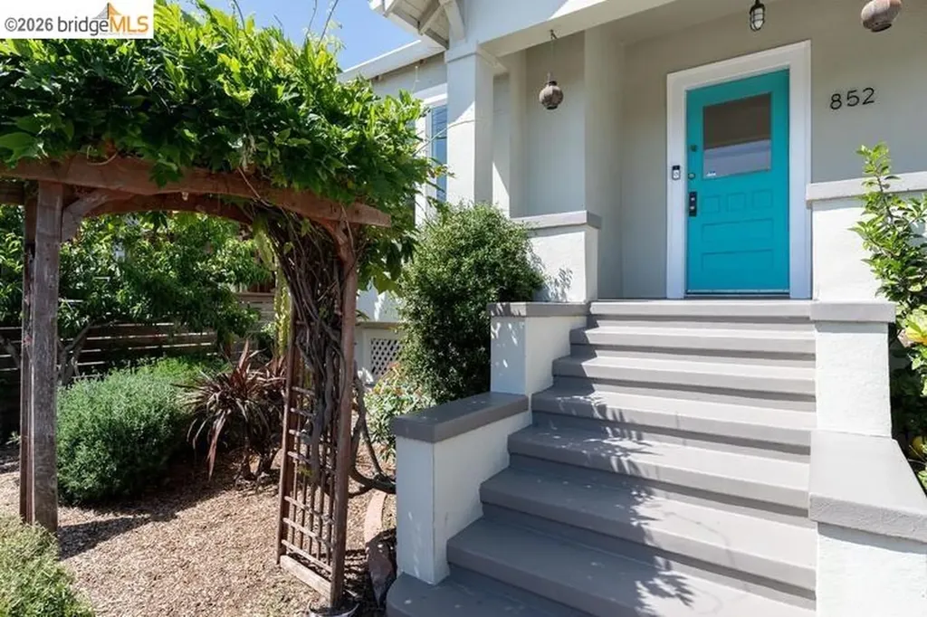 852 46th Street Oakland CA 94608