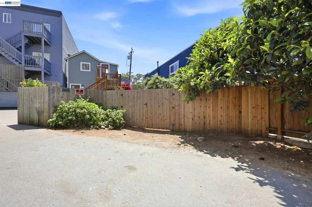 30 Niantic Avenue San Francisco CA 94132