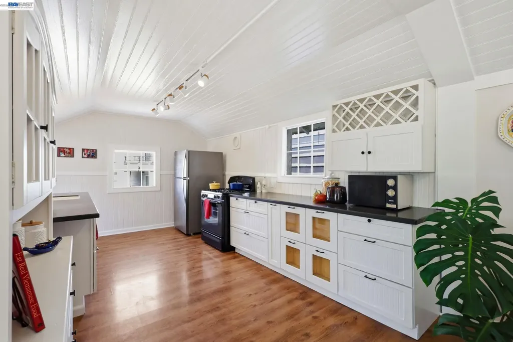 30 Niantic Avenue San Francisco CA 94132