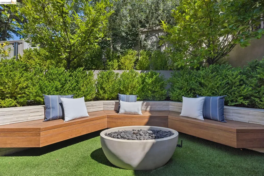 1426 Grand View Drive Berkeley CA 94705
