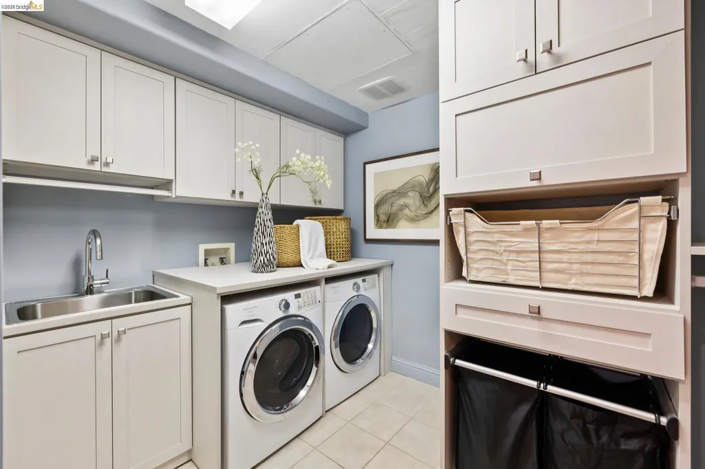1426 Grand View Drive Berkeley CA 94705