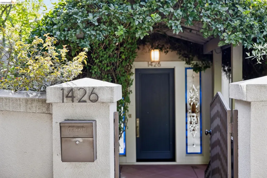 1426 Grand View Drive Berkeley CA 94705
