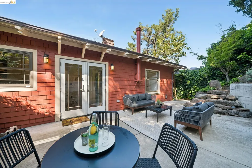 1016 Elbert Street Oakland CA 94602