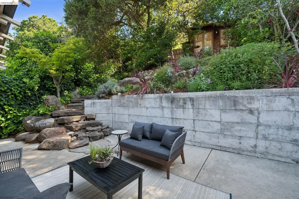 1016 Elbert Street Oakland CA 94602
