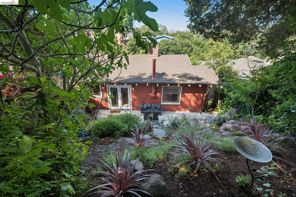 1016 Elbert Street Oakland CA 94602