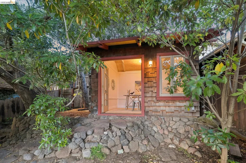 1016 Elbert Street Oakland CA 94602