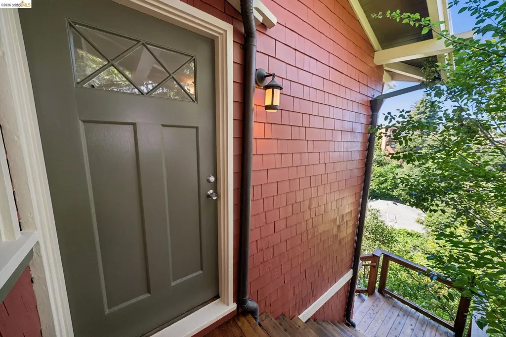 1016 Elbert Street Oakland CA 94602