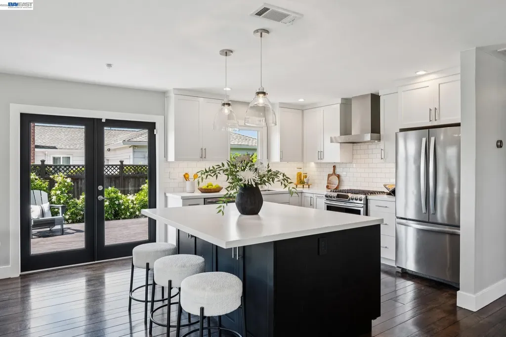 2917 Waterton Alameda CA 94501