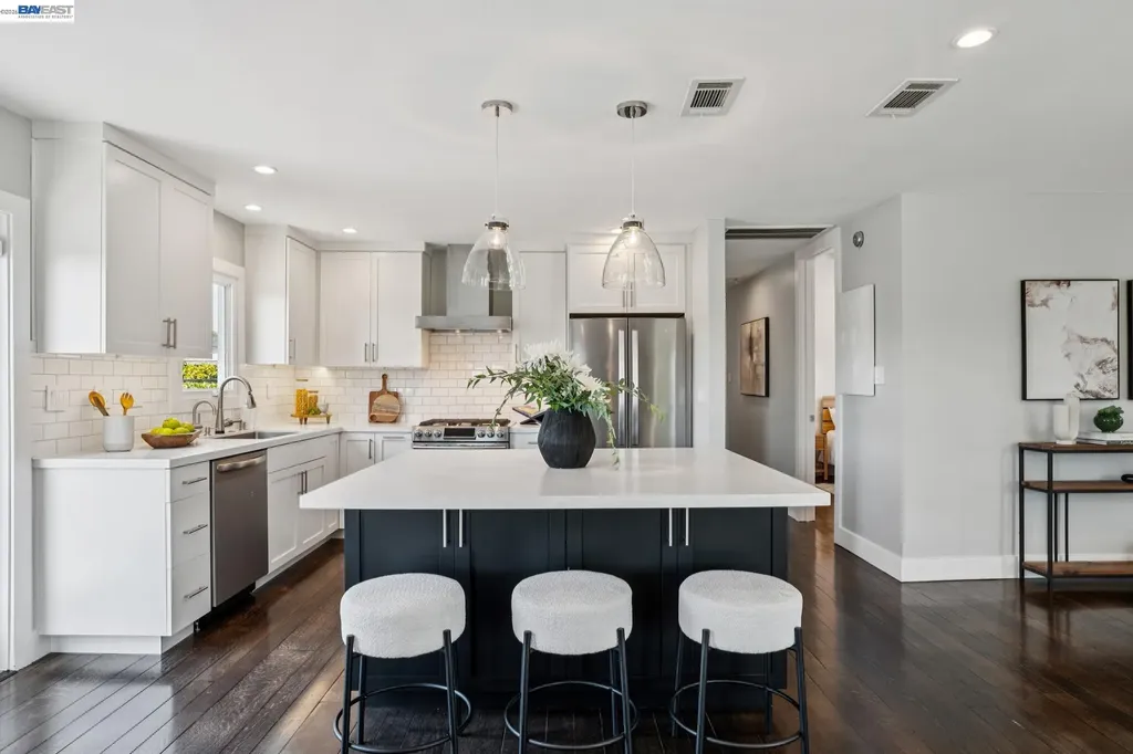 2917 Waterton Alameda CA 94501