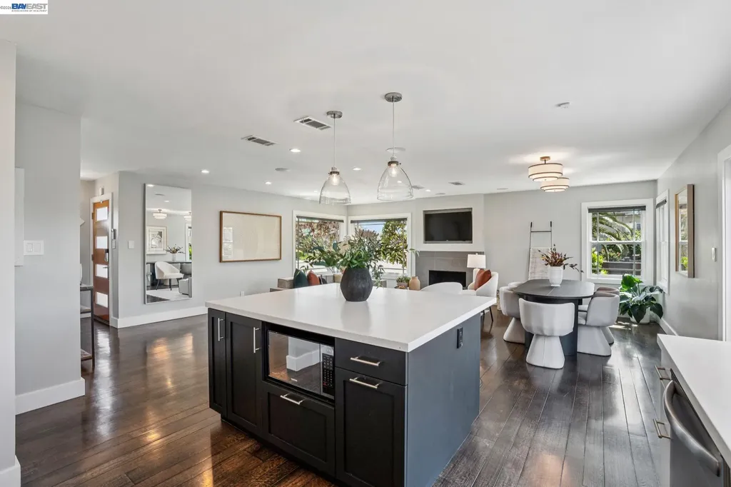 2917 Waterton Alameda CA 94501