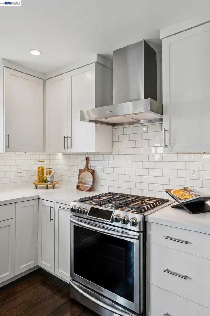 2917 Waterton Alameda CA 94501