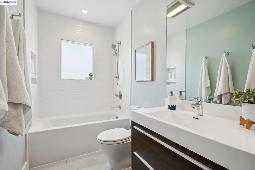 2917 Waterton Alameda CA 94501