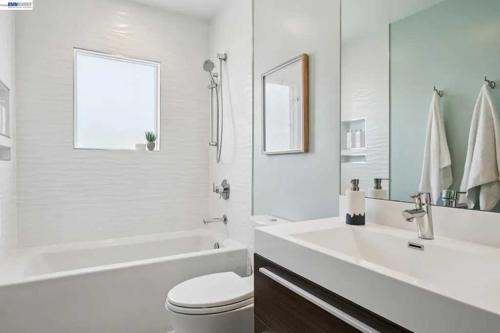 2917 Waterton Alameda CA 94501
