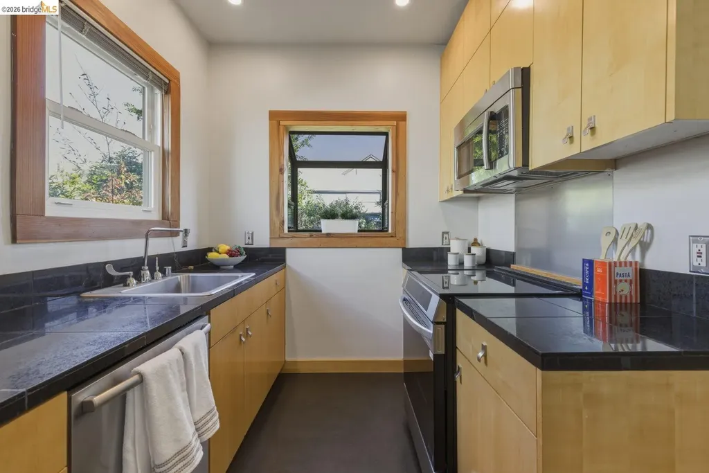 962 55th Street Oakland CA 94608