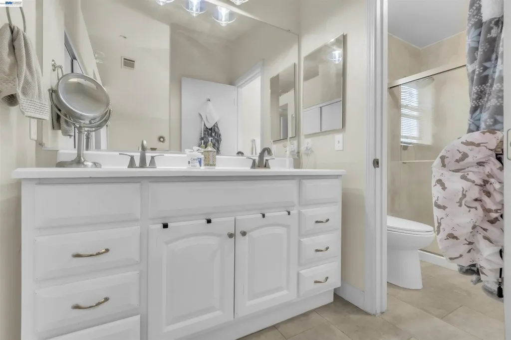 5059 Glenhollow Way Antioch CA 94531