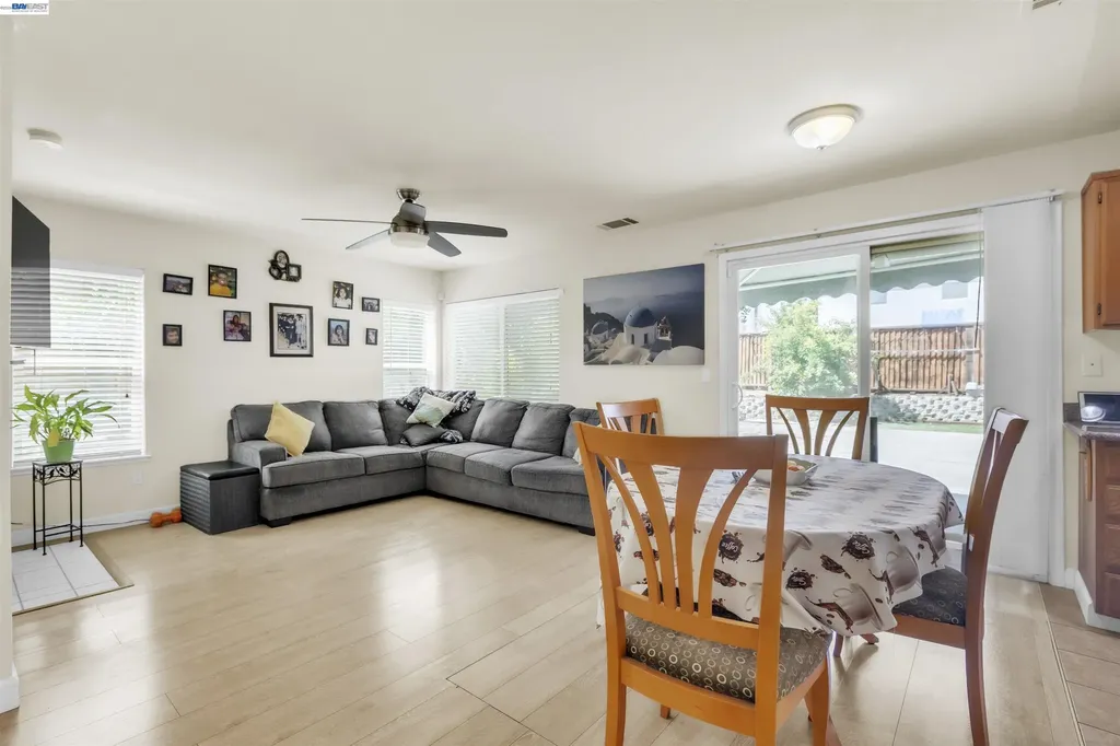 5059 Glenhollow Way Antioch CA 94531