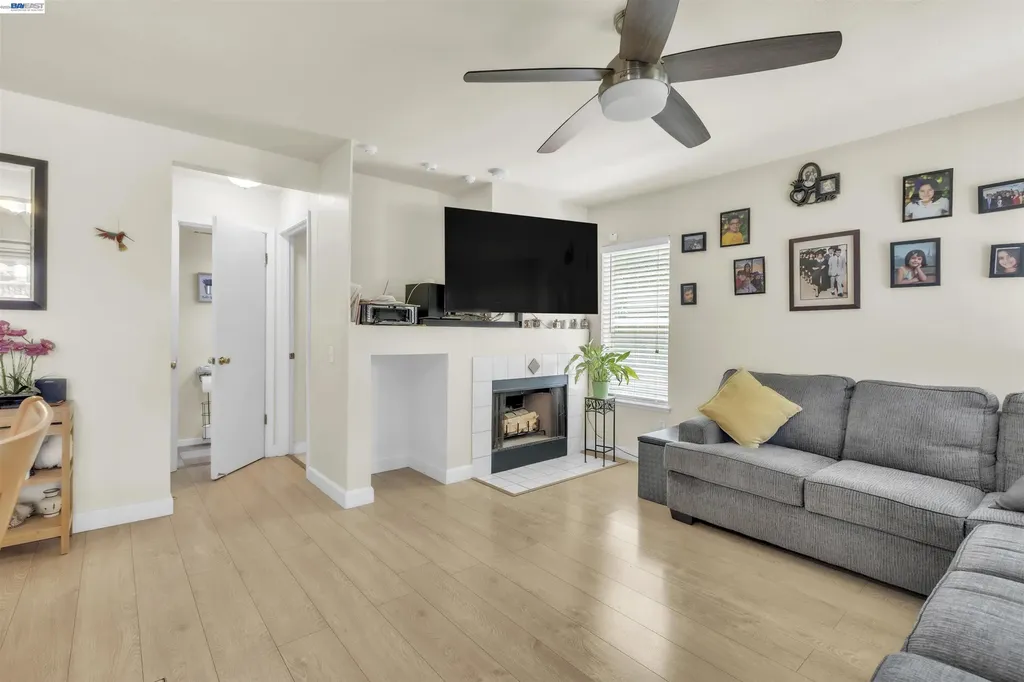 5059 Glenhollow Way Antioch CA 94531