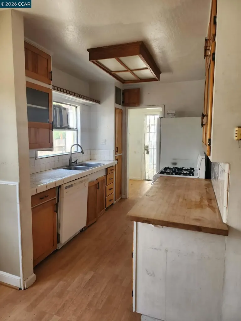 433 Gilger Avenue Martinez CA 94553