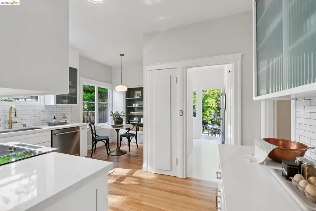 1021 Longridge Road Oakland CA 94610