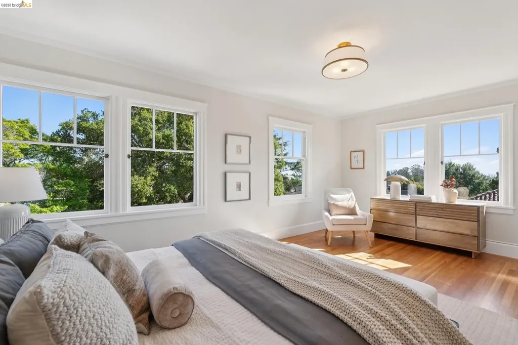 1021 Longridge Road Oakland CA 94610
