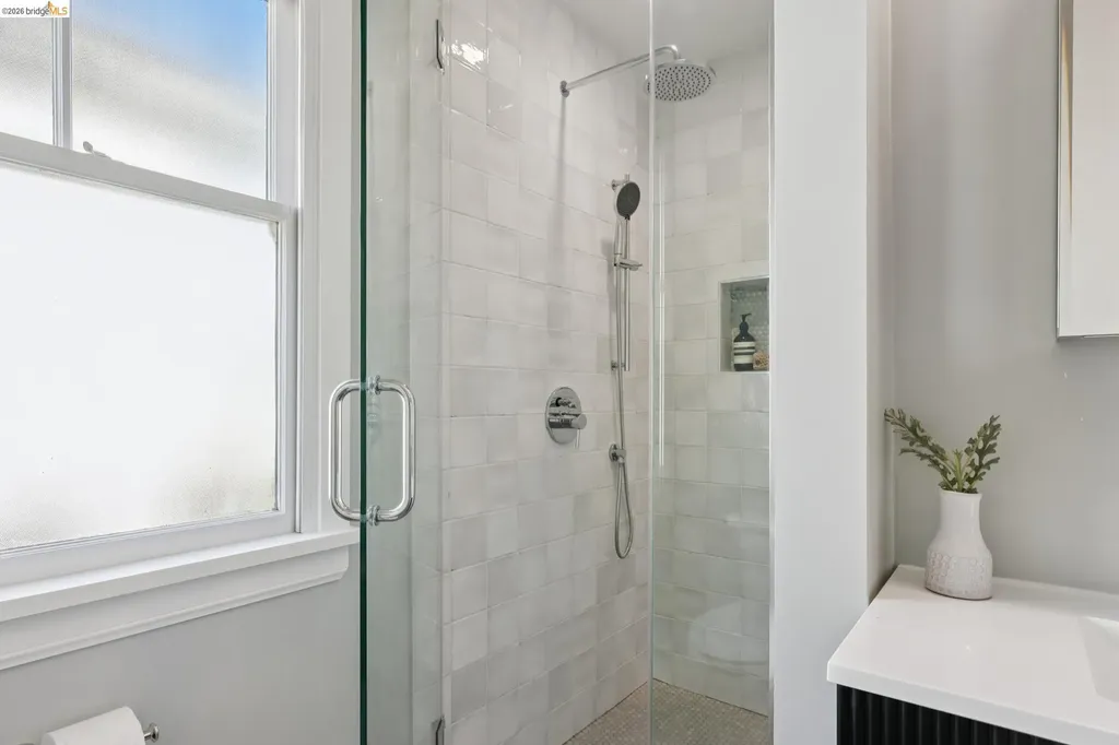 1021 Longridge Road Oakland CA 94610