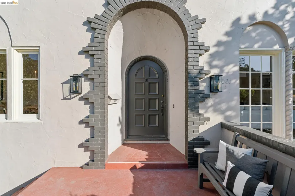 1021 Longridge Road Oakland CA 94610