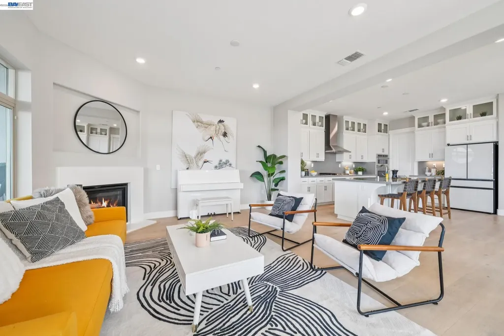 6767 Skyview Drive Oakland CA 94605