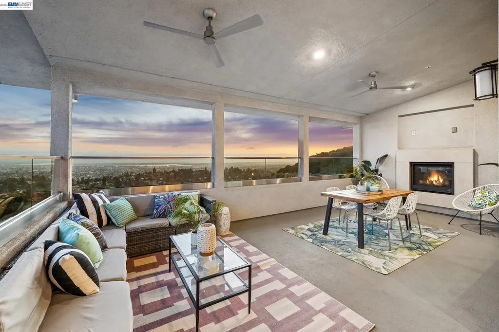 6767 Skyview Drive Oakland CA 94605