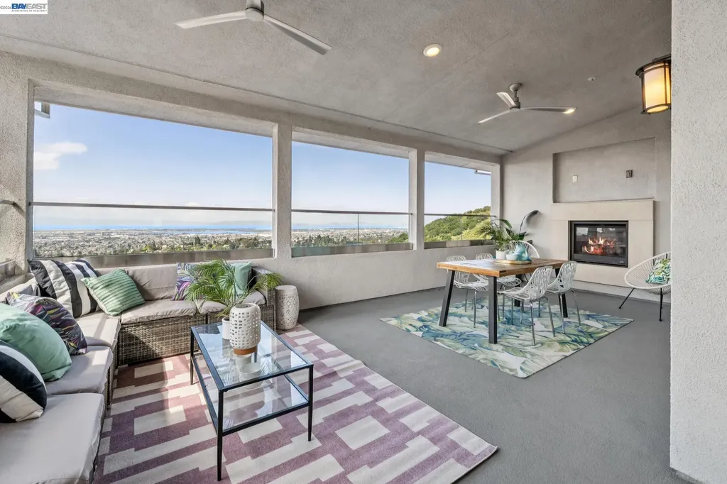 6767 Skyview Drive Oakland CA 94605
