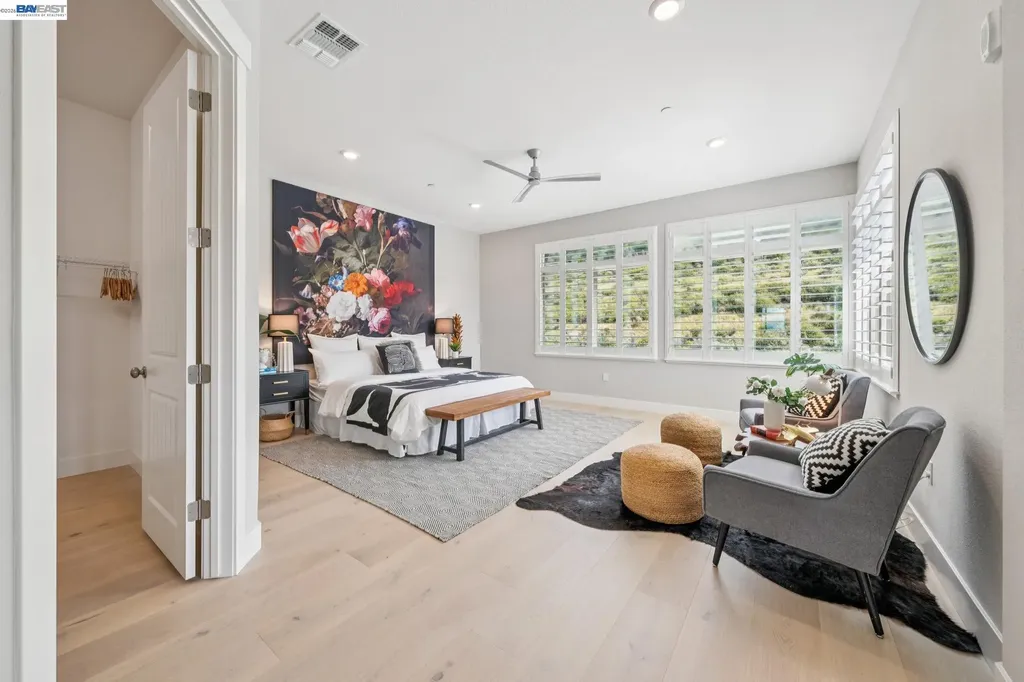 6767 Skyview Drive Oakland CA 94605