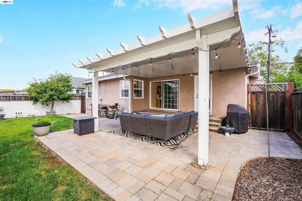 826 Hacienda Avenue San Lorenzo CA 94580