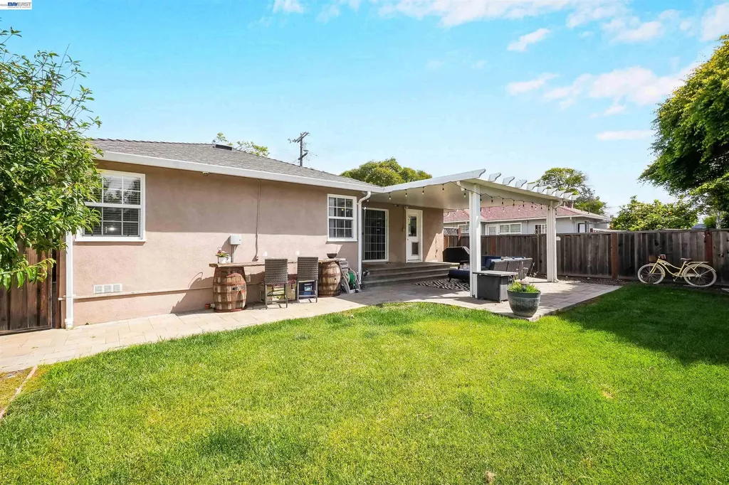 826 Hacienda Avenue San Lorenzo CA 94580