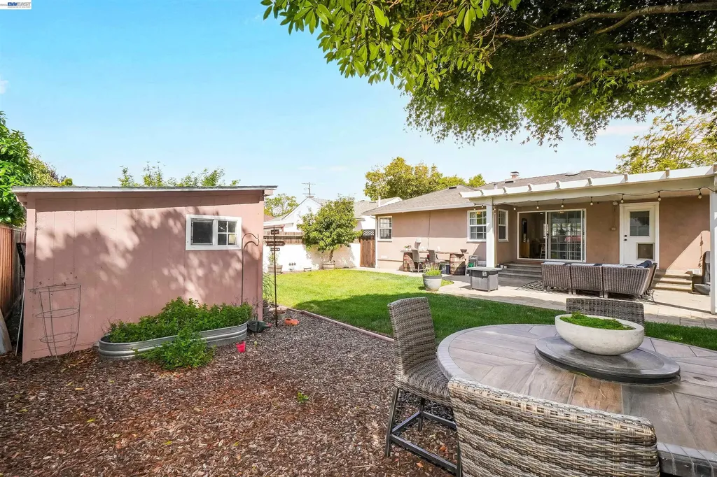 826 Hacienda Avenue San Lorenzo CA 94580