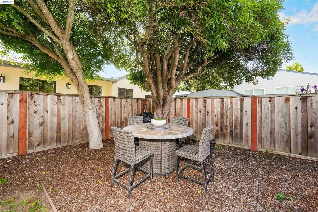 826 Hacienda Avenue San Lorenzo CA 94580