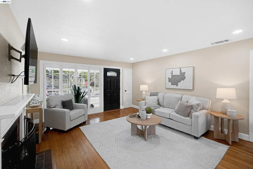 826 Hacienda Avenue San Lorenzo CA 94580