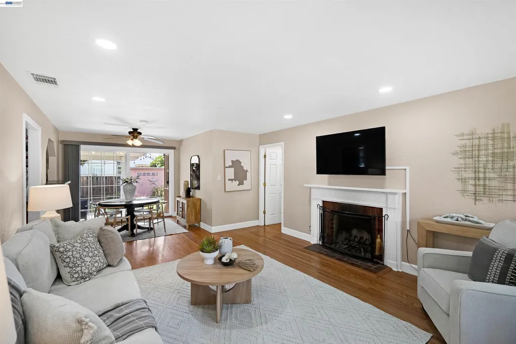 826 Hacienda Avenue San Lorenzo CA 94580