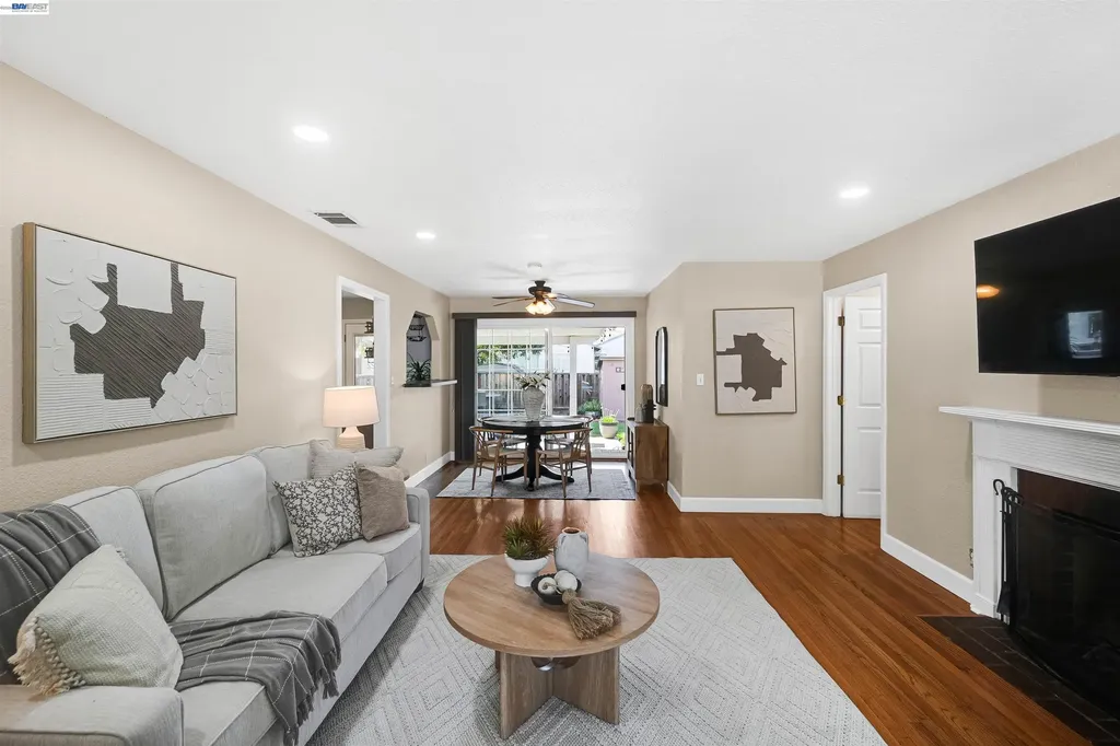 826 Hacienda Avenue San Lorenzo CA 94580