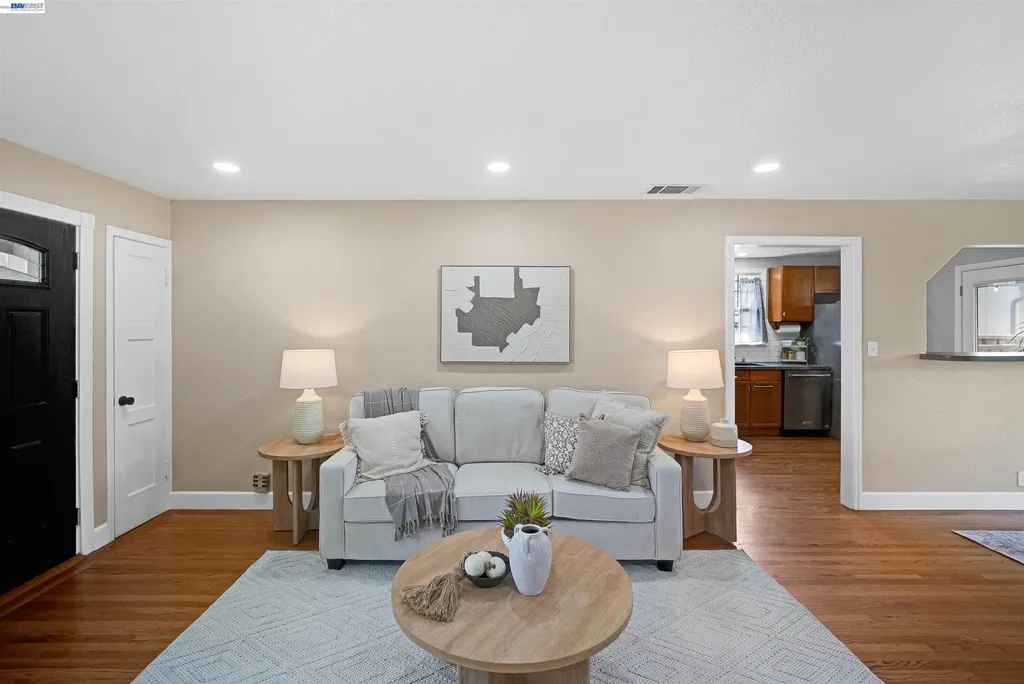 826 Hacienda Avenue San Lorenzo CA 94580